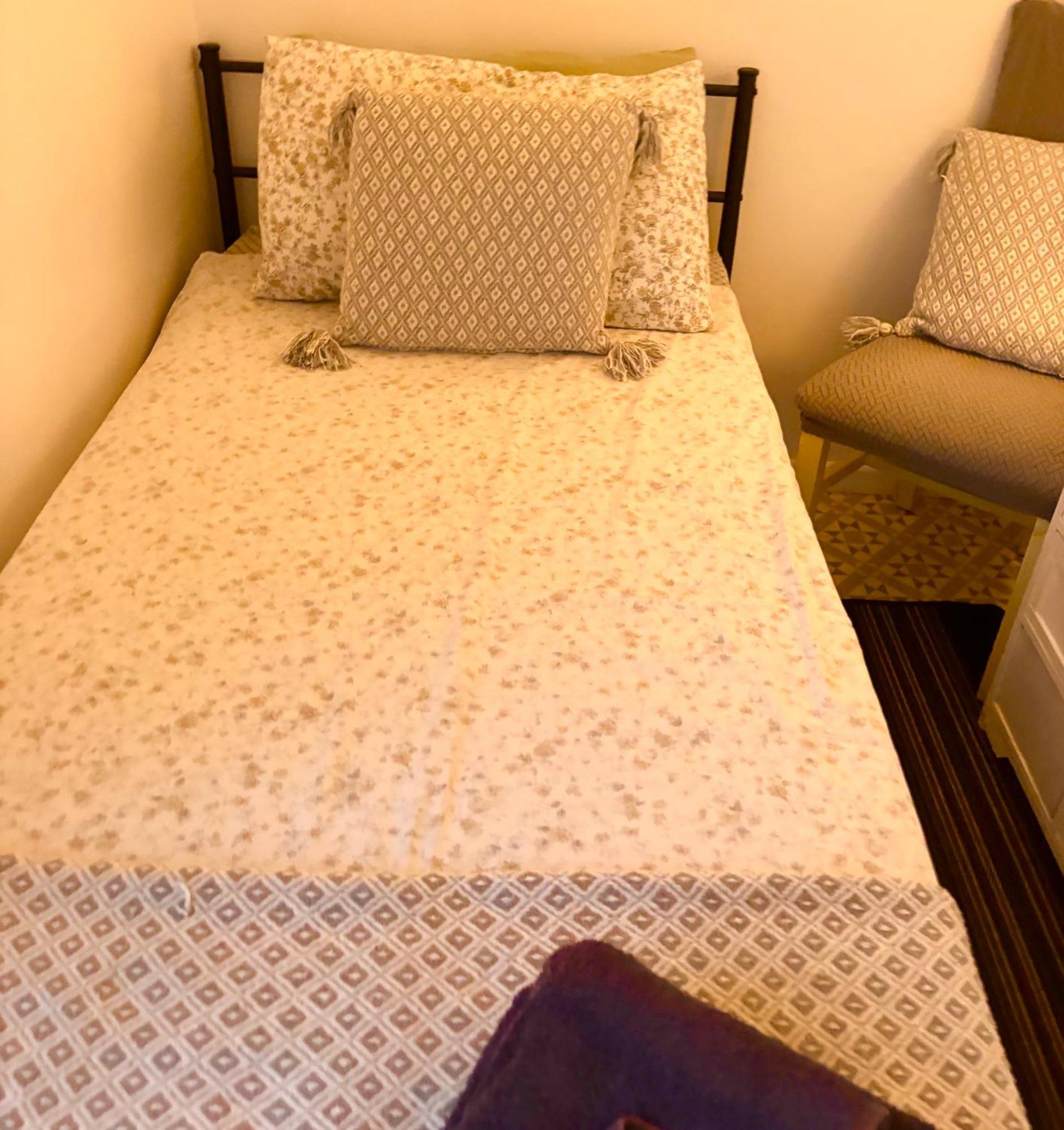 Private Access Small Room In Leicester Free Parking Drinks Exterior foto